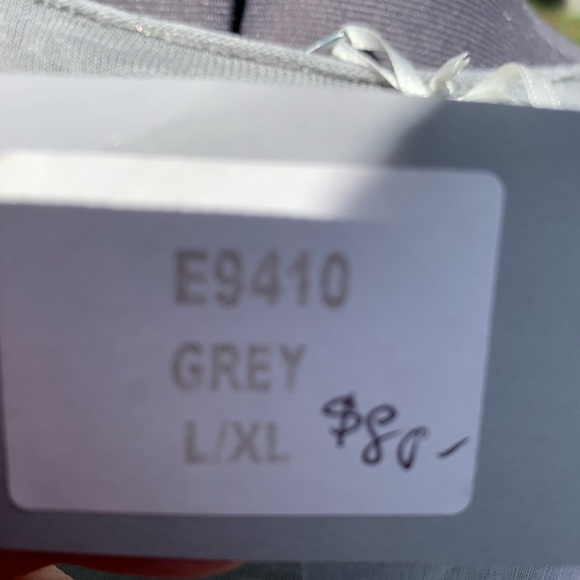 Sweater - Picture 5 of 5